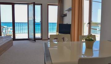 Фото номера Номер-студио - Бесплатный доступ на пляж Апарт-отели Primea Beach Residence г. Царево 2