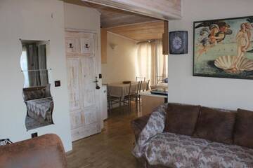 Фото номера Полулюкс с балконом Гостевой дом Guest House Dara г. Царево 3